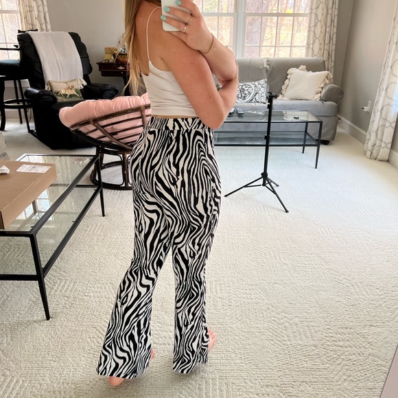 zebra flare pants xs🩵 - Picture 4 of 4